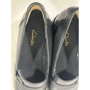 Clarks Leather Loafers Women 8 Black Silver Ring Detail Low Block‎ Heel Slip On thumbnail 5