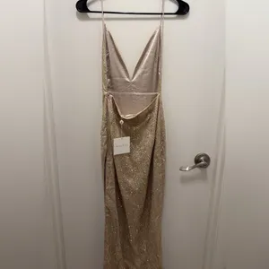 Meshki Gold champagne glitter maxi dress NWT! thumbnail 3