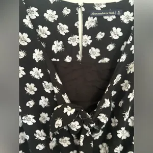 Abercrombie Fitch Black Floral Romper Front Cutout Pockets 3/4 Sleeve S thumbnail 7