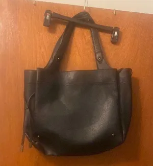 Elegant Black Leather Tote Bag thumbnail 1