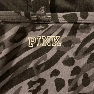 Pink Shirt/Workout size XL thumbnail 4