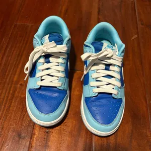 Nike Low Dunks thumbnail 1