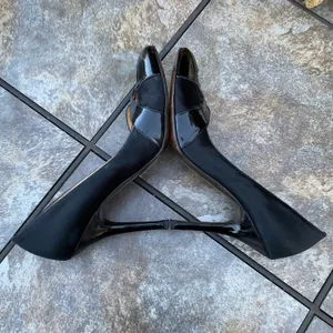 Fendi Black Satin & Patent Leather Stiletto Pumps Size 8.5 Luxury thumbnail 7