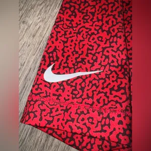 NIKE Pro Dri-Fit Red Capri Compressions thumbnail 6