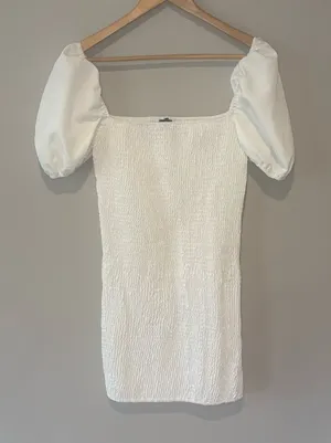 PRETTYLITTLETHING White Bodycon Ruched Dress with Balloon Sleeves‎ NWOT Size 6 thumbnail 1