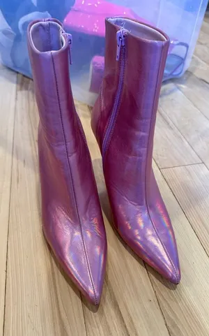 Steve Madden Women's Elysia ankle boot - size 6! thumbnail 1