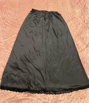 Warner's Black Half Slip with Lace Hem Size M thumbnail 1
