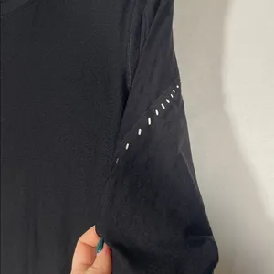 LULULEMON WOMENS BLACK LONG SLEEVE UNDERSHIRT FITTED LARGE thumbnail 3