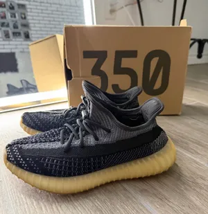 Adidas Yeezy Boost 350 V2 'Carbon' thumbnail 1