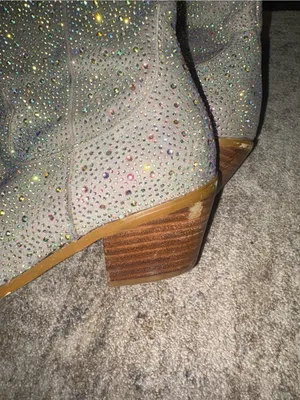 Bedazzled cowboy boots Size 8 thumbnail 4