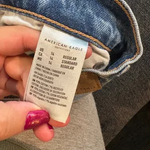 American Eagle Low-Rise Baggy Straight jeans thumbnail 6