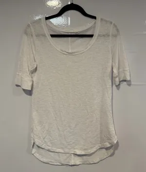 Athleta Classic White Scoop Neck Women's‎ Tee thumbnail 1