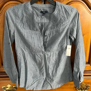 NWT gap shirt thumbnail 1