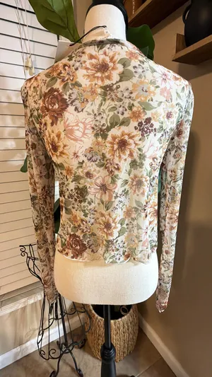Promesa Floral Tie-Front Blouse in Cream, Green & Pink thumbnail 3