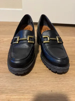Zodiac Black Leather Horsebit Lug-Sole Loafers Women’s Sz 8 thumbnail 3