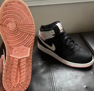 Air Jordan High Top 1 thumbnail 3