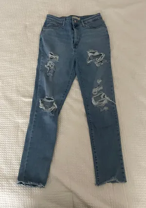 Levi's 721 High-Rise Skinny Jeans thumbnail 1