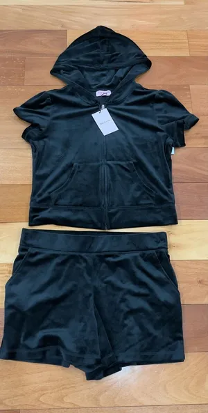 Juicy Couture NWT Tracksuit Set Womens Black Velour Rhinestone Hoodie Shorts L thumbnail 1