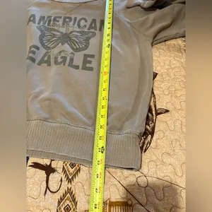 American Eagle Seriously Live in butterfly graphic Crewneck sweatshirt thumbnail 8