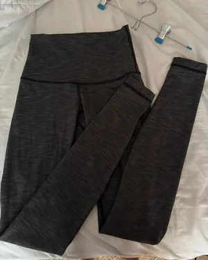 Lululemon Wunder Under Leggings 28” thumbnail 1
