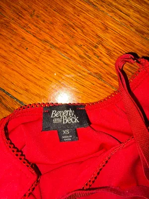 red tank top Size XS thumbnail 2