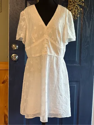 Nicole Miller Women's V-Neck Flutter Sleeve Star Print Ivory Sz. 16 NWT thumbnail 2