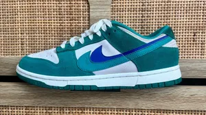 Green Nike Dunks thumbnail 1