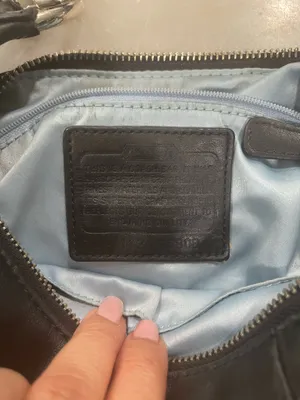 Coach Kristin Black Leather Shoulder Bag Gusseted PocketLatch PurseVintage 16808 thumbnail 4