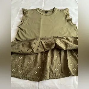 Ann Taylor‎ Olive Eyelet Peplum Ruffle-Sleeve Top thumbnail 7