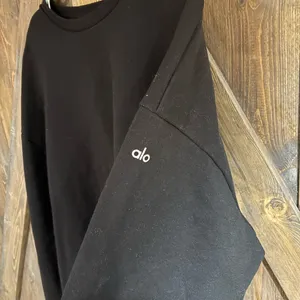 Alo Women’s Chill Crew Neck Pullover thumbnail 3