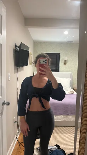 Aritzia Top Wilfred thumbnail 2