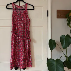 Boden‎ Olwen Strawberry Split Bird Print Dress Size 6 Pink Midi Printed Summer thumbnail 4