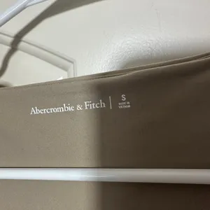Abercrombie & Fitch Soft Matte Seamless Long-Sleeve Crop‎ Squareneck Top Nude S thumbnail 3