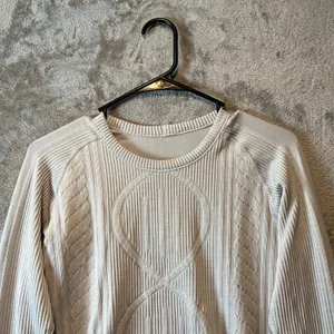 Lululemon Rest Less Pullover Heathered Silver Gray Long Sleeve Size 6‎ thumbnail 6
