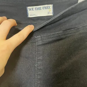 Free People We The Free Black Double Dutch PullOn Slit Skinny Jeans Size XS NWT! thumbnail 9