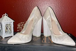 ALDO X OSTWALD HELGASON ZOWIE White Lace Bridal Block Heels Size 7.5 thumbnail 5
