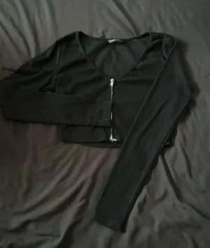 Zip up cropped cute SHEIN shirt  thumbnail 1
