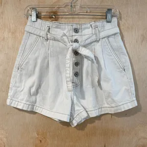 Abercrombie & Fitch Size 4 27 White Denim Paperbag Belted Shorts thumbnail 2