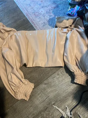 Alice + Olivia Faux Leather Puff-Sleeve Crop Top in Beige thumbnail 6