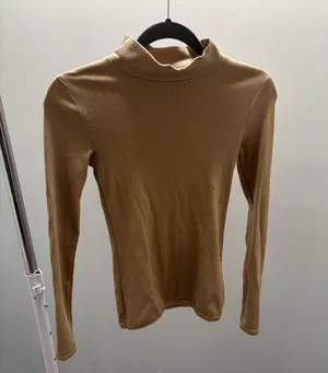 Abercrombie & Fitch Tan Ribbed Turtleneck Top thumbnail 1