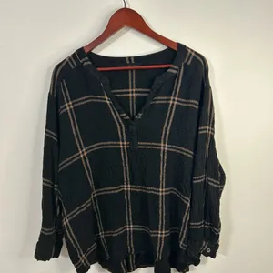 Jane and Delancey Black Checkered V-Neck Blouse thumbnail 3