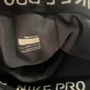 Nike Pro Hyperwarm Dri-FIT Training Leggings | Women’s Small (4–6) | Dark Gray thumbnail 2