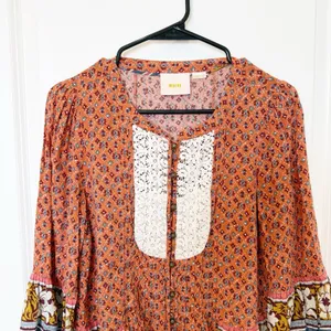 Anthropologie Floral Top Sz 6 Button Front Bell Sleeve Boho Indie‎ Festival thumbnail 2