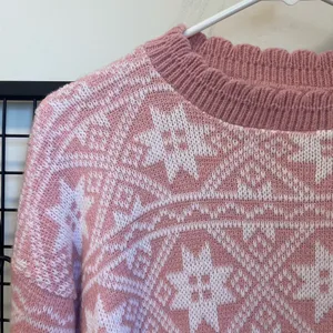NWOT | Women’s patterned sweater — medium‎ Pink thumbnail 3