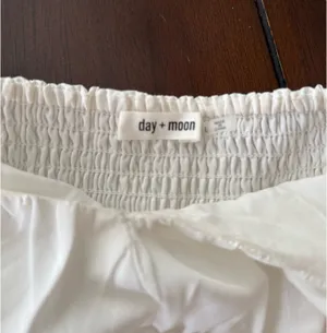 Day + Moon Ruffle Top White Size L thumbnail 2