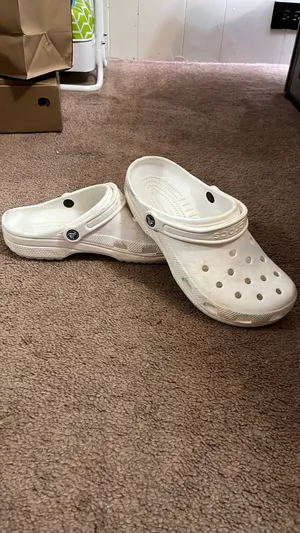 White Crocs thumbnail 4