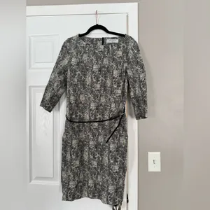 M M LaFleur Etsuko Crackle Pattern Dress With Belt Sophisticated Business Event thumbnail 6