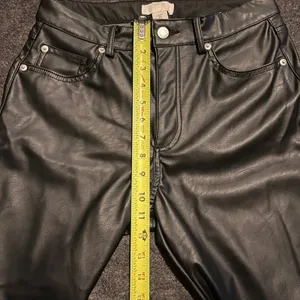 H&M Faux‎ Leather Pants Size 8 Black Straight Leg Casual Career thumbnail 6