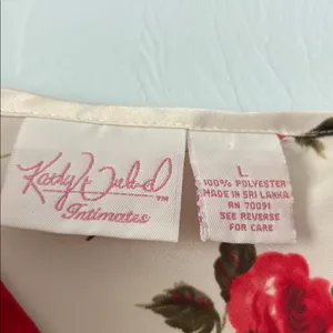 Kathy Ireland Cream and Red Rose Floral Satin Chemise thumbnail 2