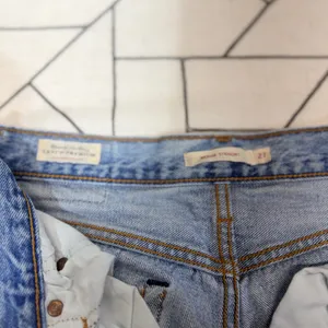 Levi's Wedgie Straight Jeans 27 Blue Light Wash‎ Distressed Ripped High Rise thumbnail 5